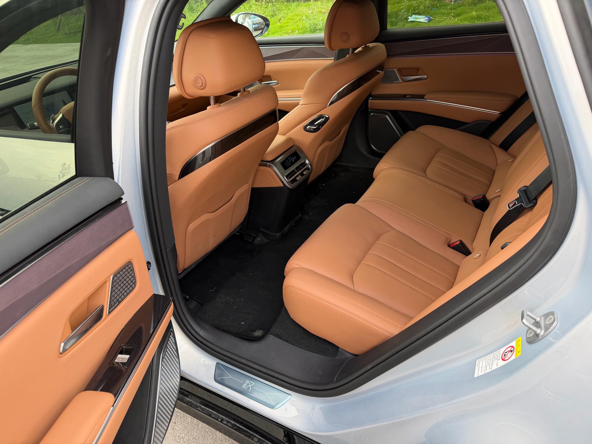 BYD HanL 2025 #4 BYD HanL 2025 car image #4
