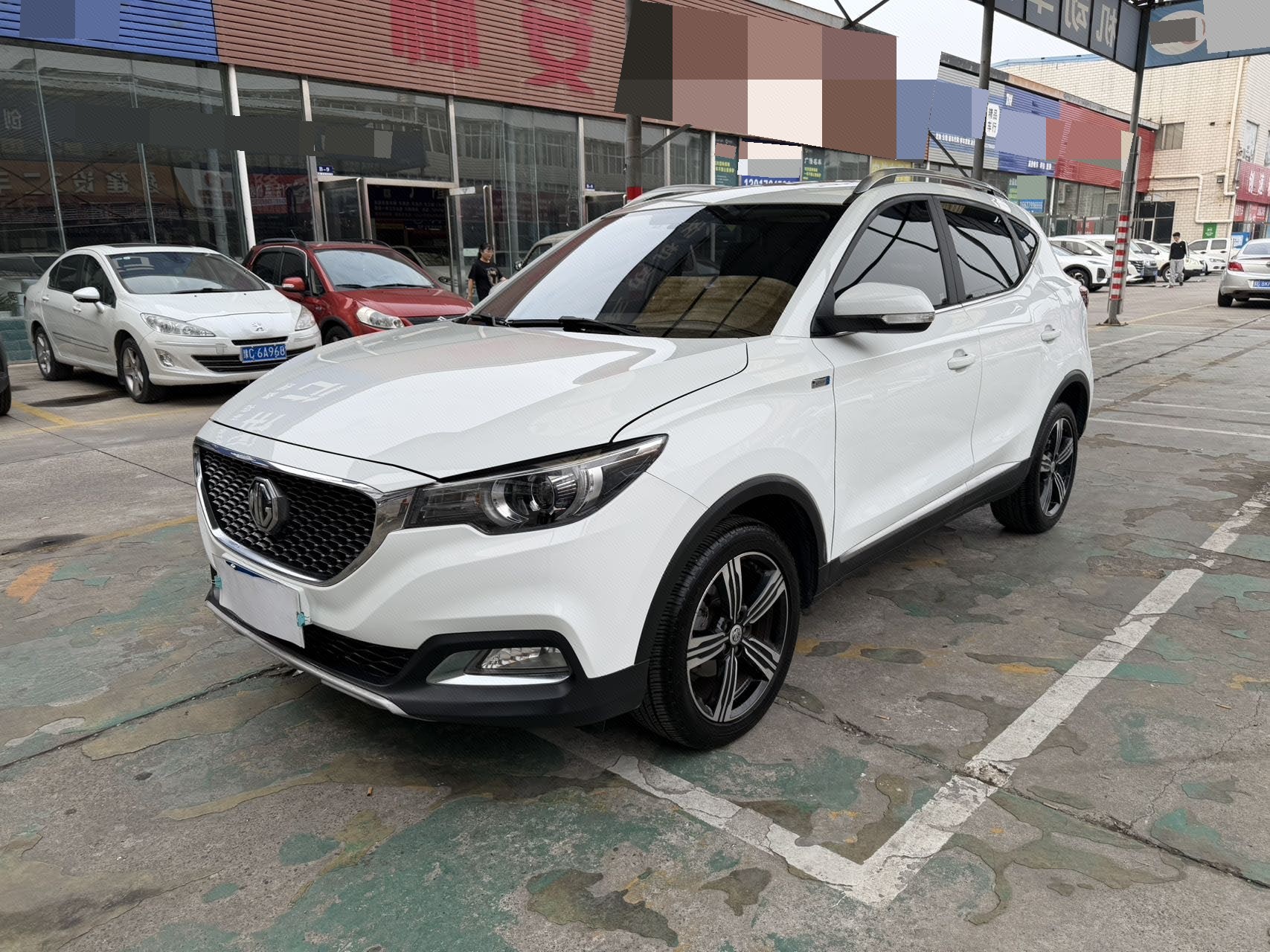 MG ZS 2017 MG ZS 2017 car image