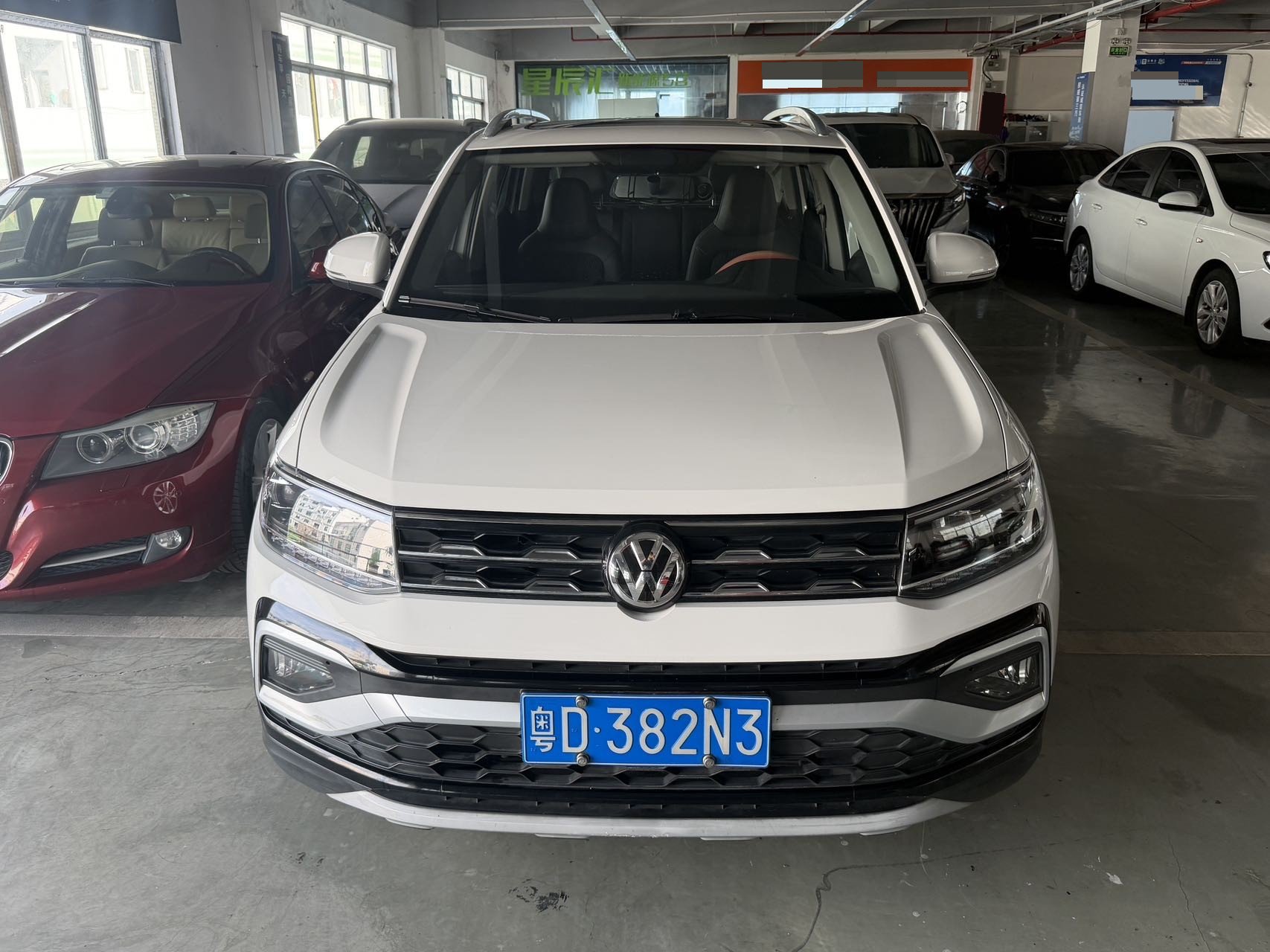 Volkswagen T-Cross 2019 car image #2