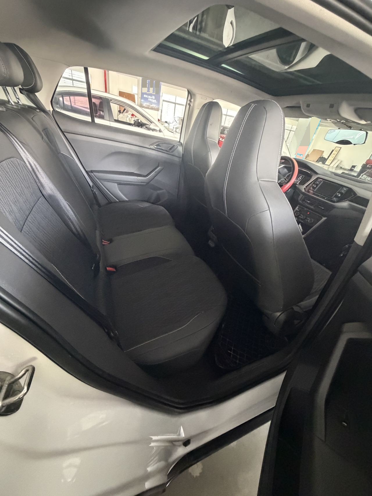 Volkswagen T-Cross 2019 car image #3