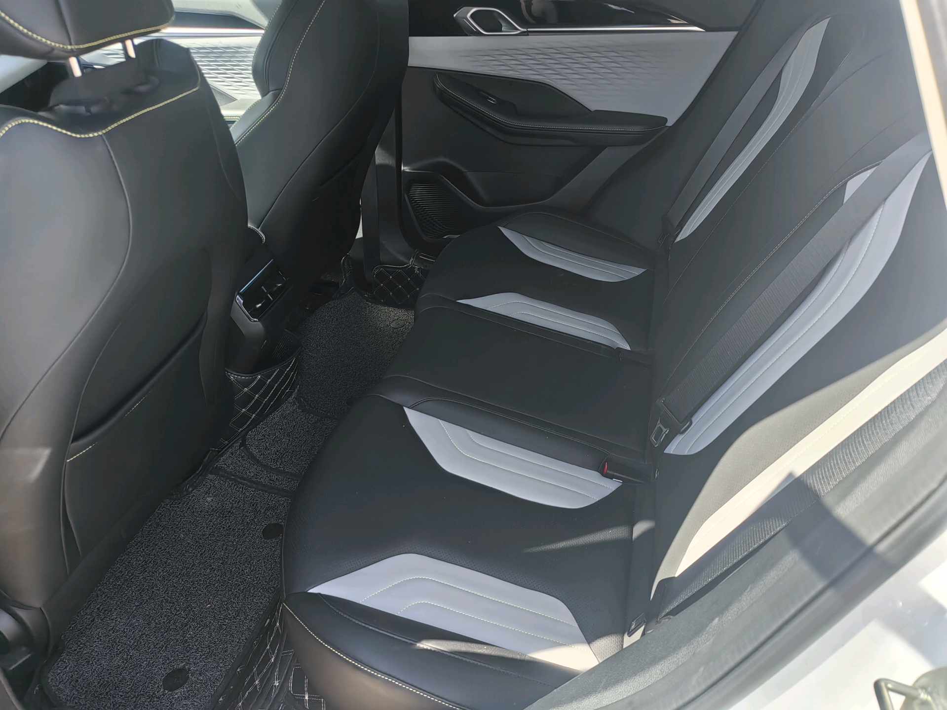 GEELY Coolray 2022 #7 GEELY Coolray 2022 car image #7