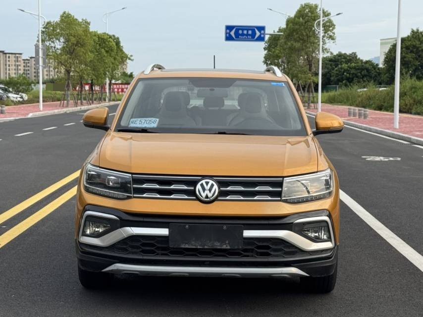 Volkswagen T-Cross 2021 immagine di auto #2