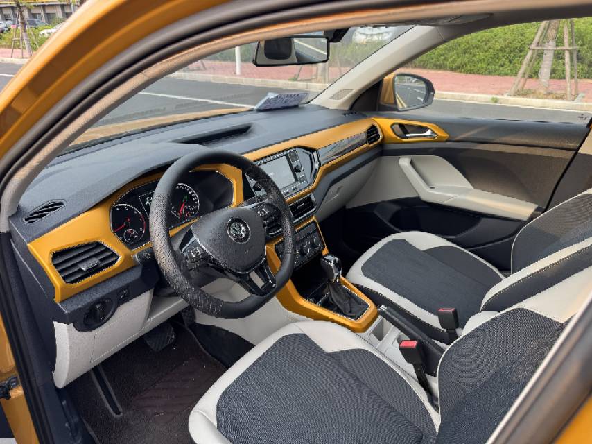Volkswagen T-Cross 2021 immagine di auto #4