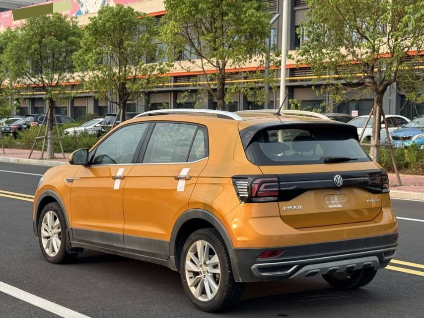 Volkswagen T-Cross 2021 immagine di auto #9