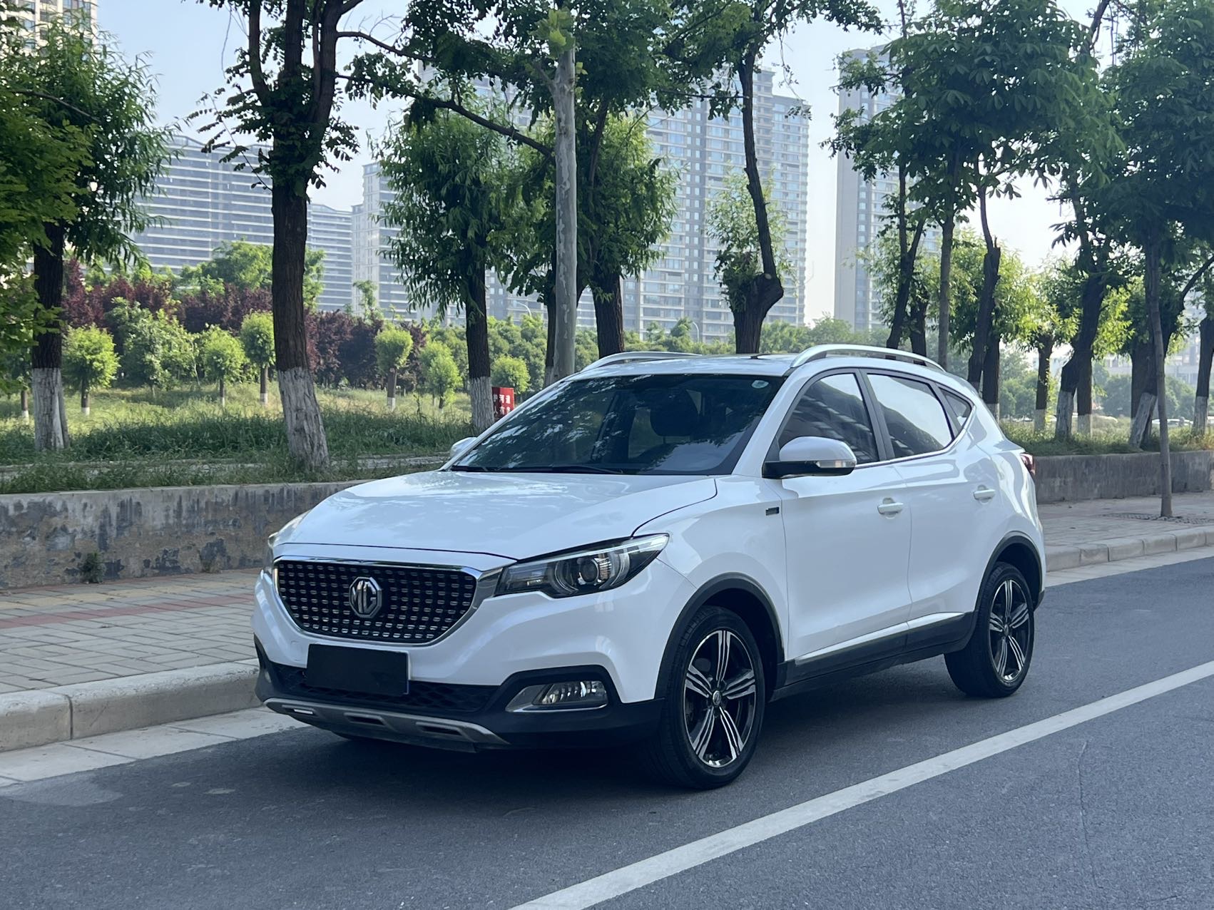 MG ZS 2018 MG ZS 2018 car image