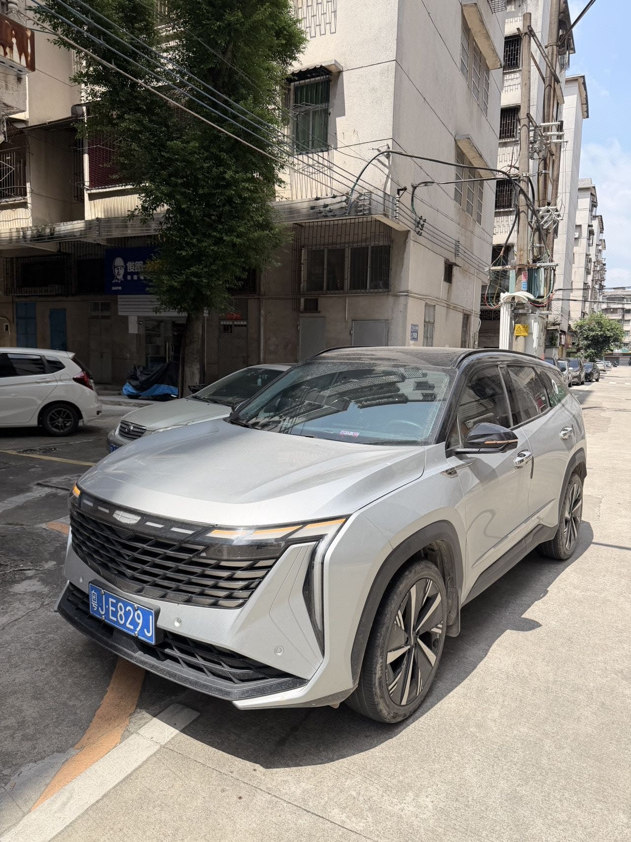 GEELY Boyue L 2023 car image 