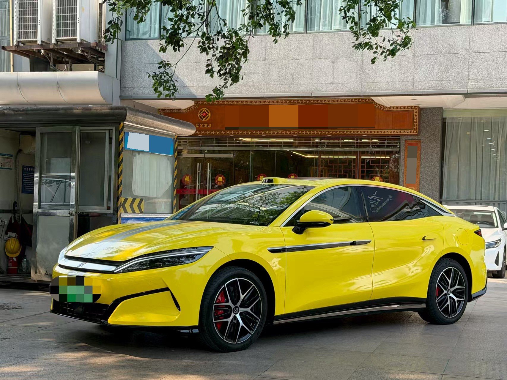 BYD HanL 2025 BYD HanL 2025 car image