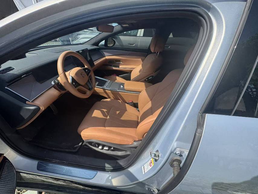 BYD HanL 2025 car image #2