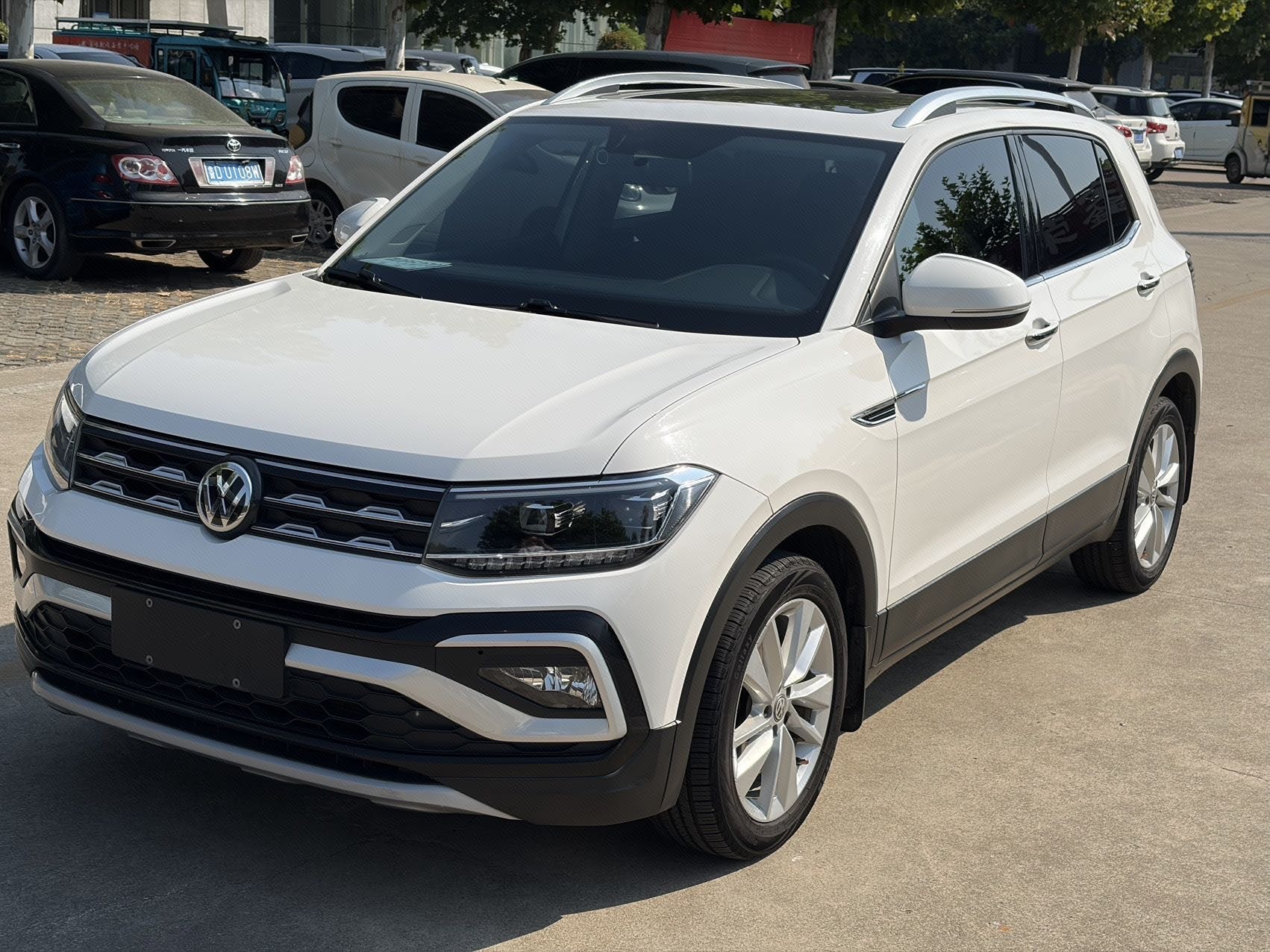 Volkswagen T-Cross 2020 Volkswagen T-Cross 2020 immagine di auto