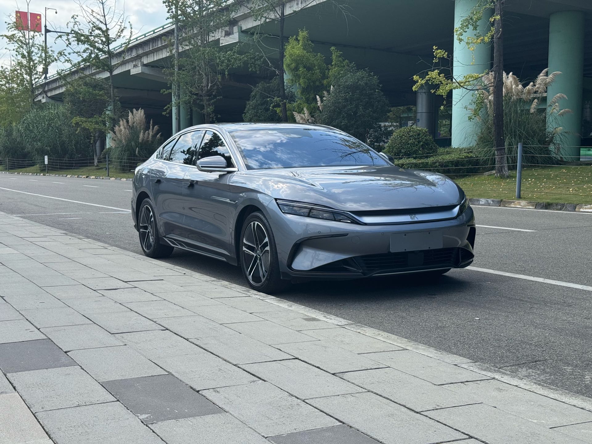 BYD Han 2023 #3 BYD Han 2023 car image #3