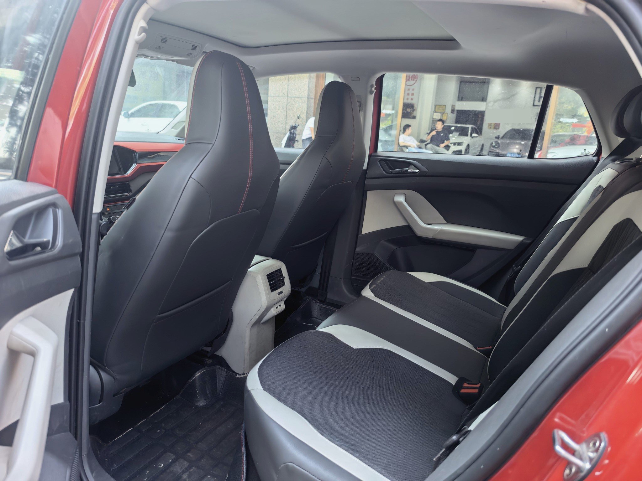 Volkswagen T-Cross 2019 car image #5