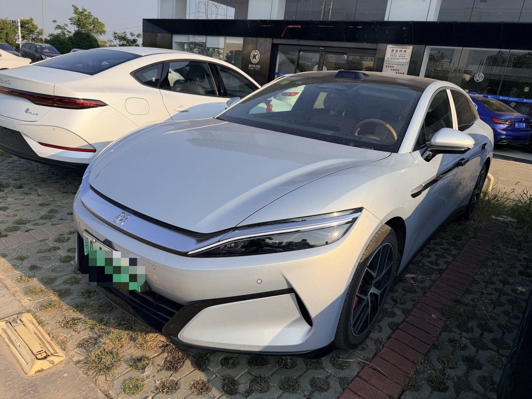 BYD HanL 2025 BYD HanL 2025 car image