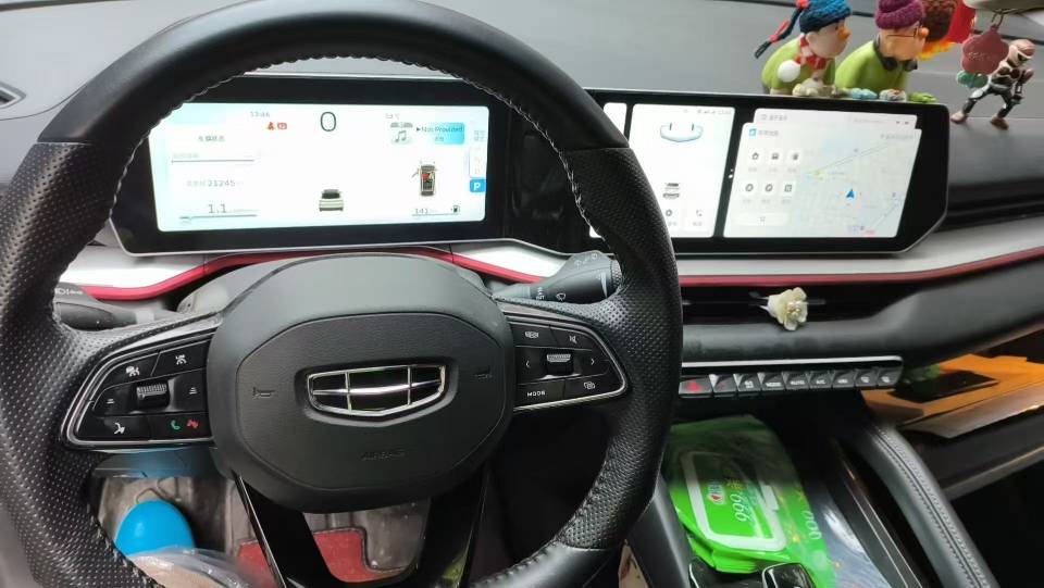 GEELY Coolray 2023 car image #4