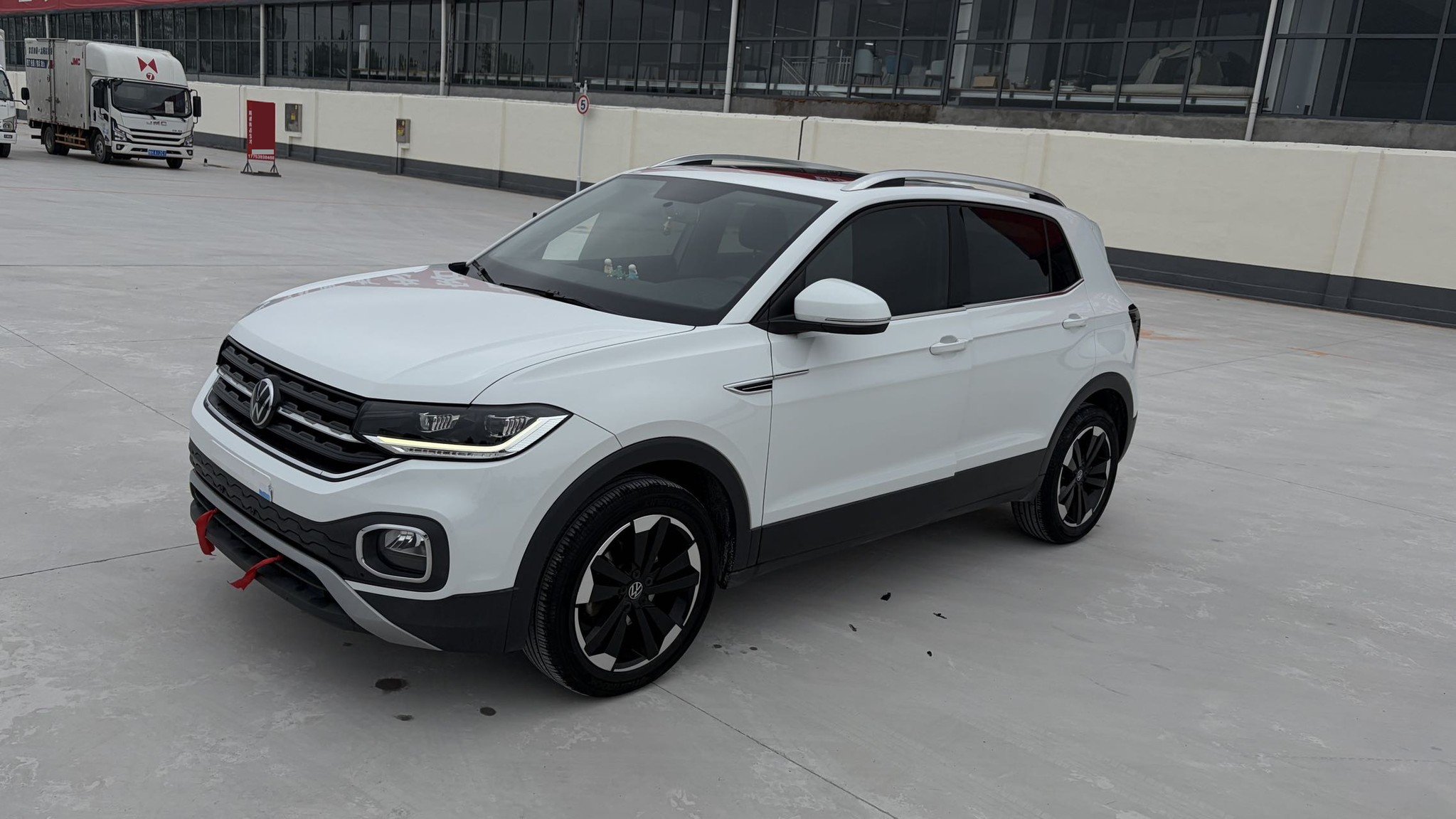 Volkswagen Tacqua 2021 car image 