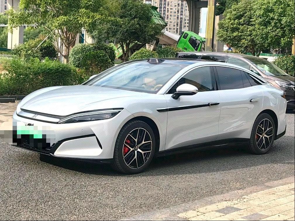 BYD HanL 2025 BYD HanL 2025 car image