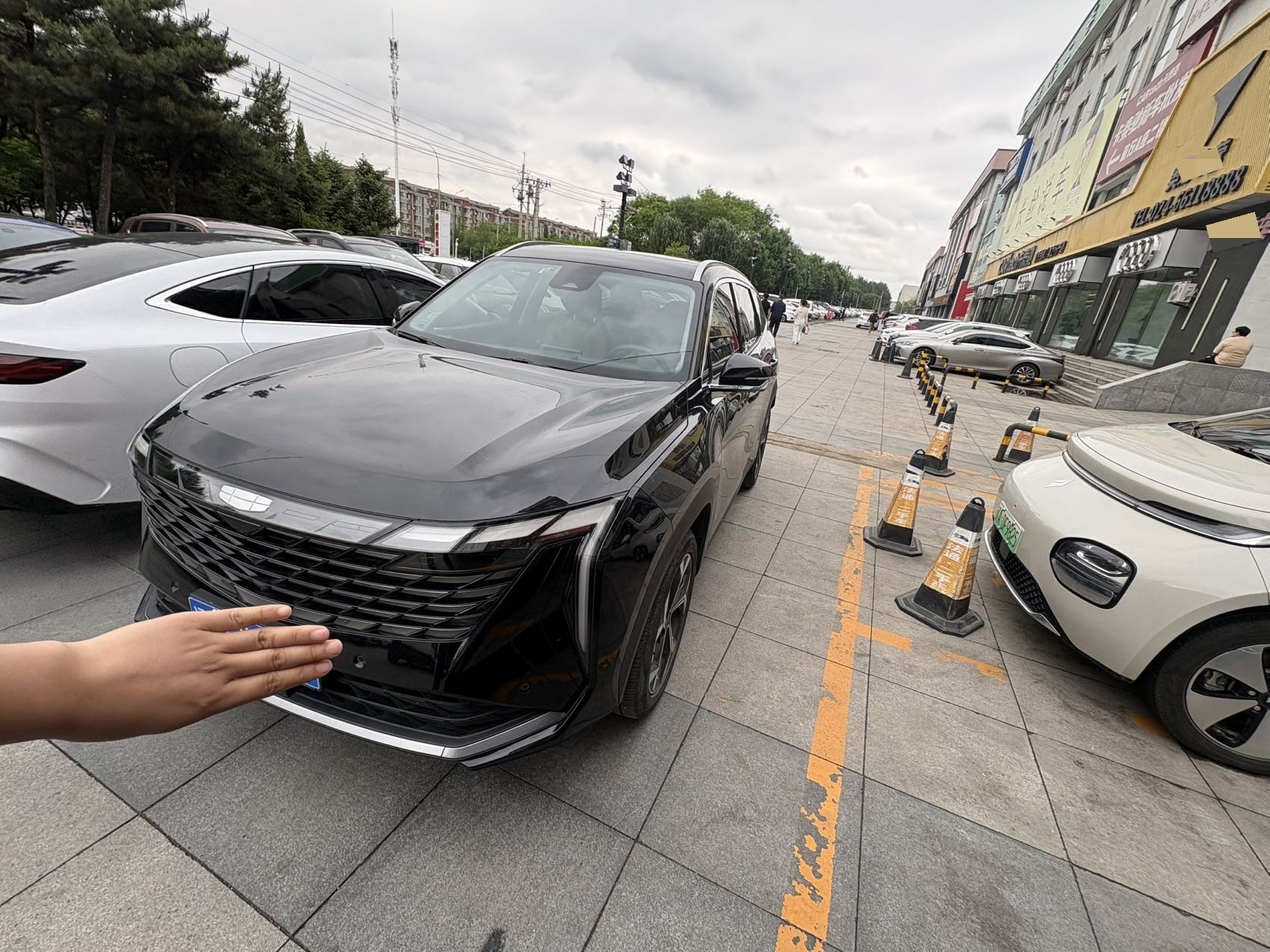 GEELY Boyue L 2023 car image 