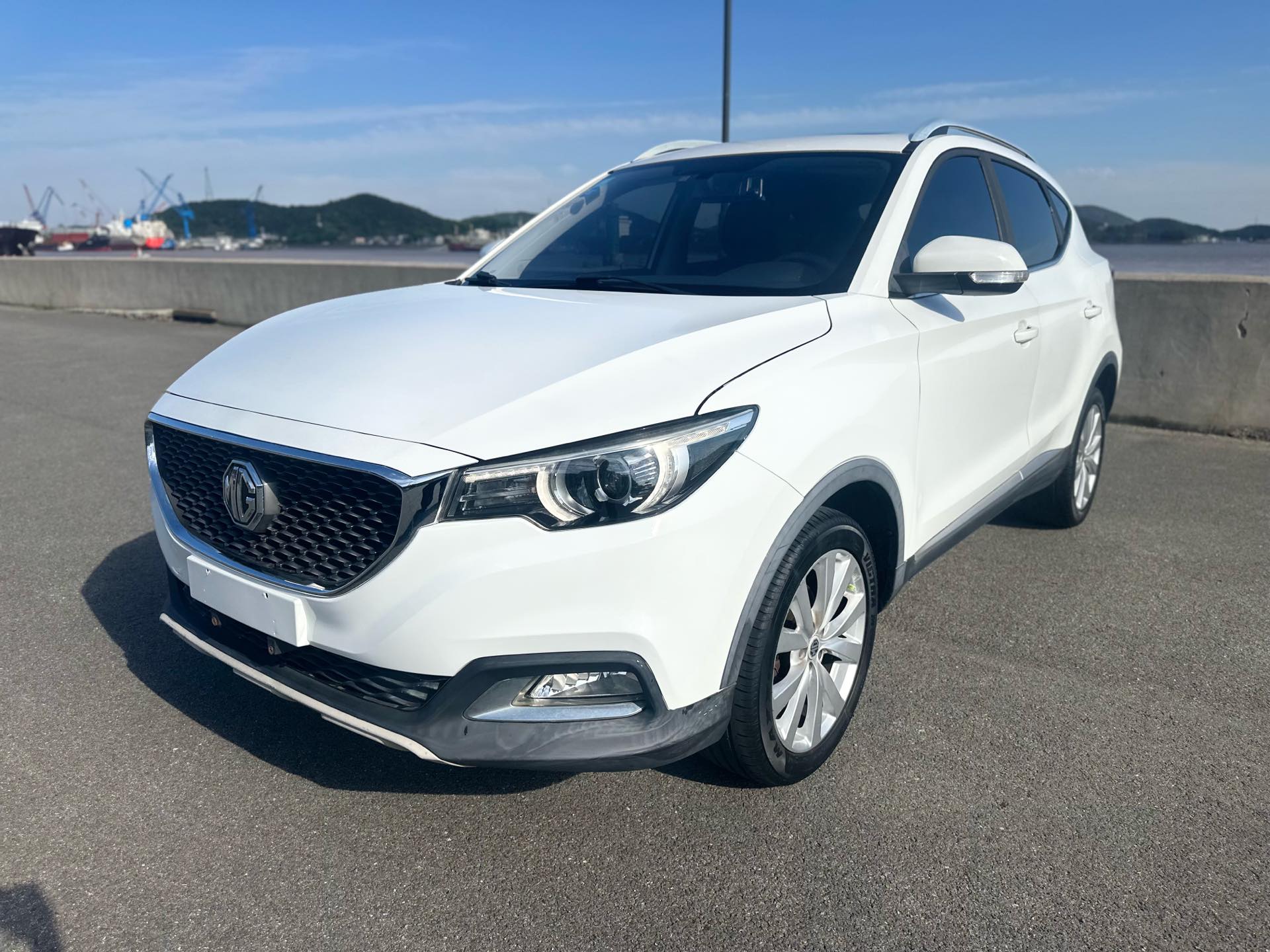 MG ZS 2017 MG ZS 2017 car image