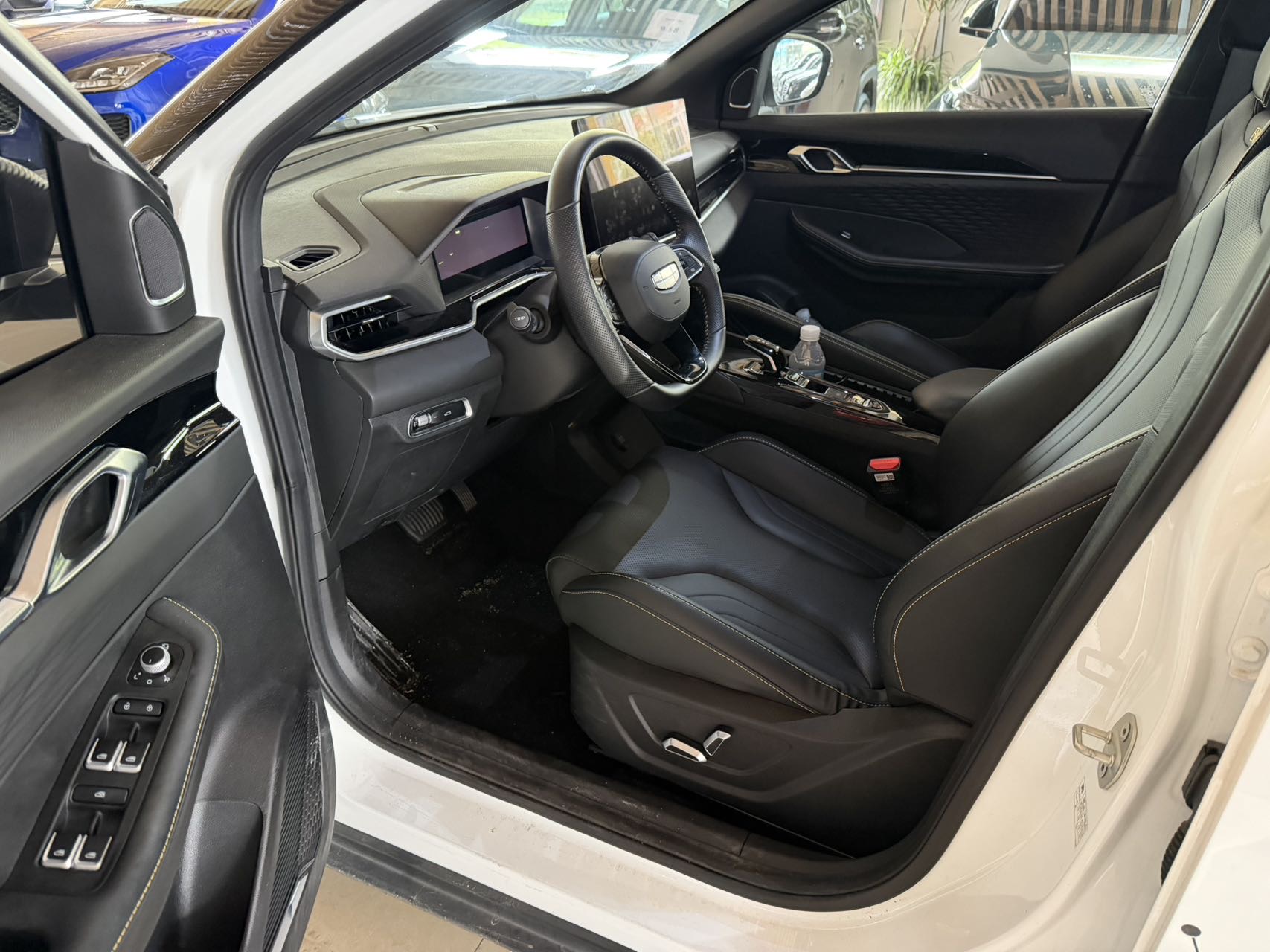 GEELY Coolray 2024 изображение автомобиля #3