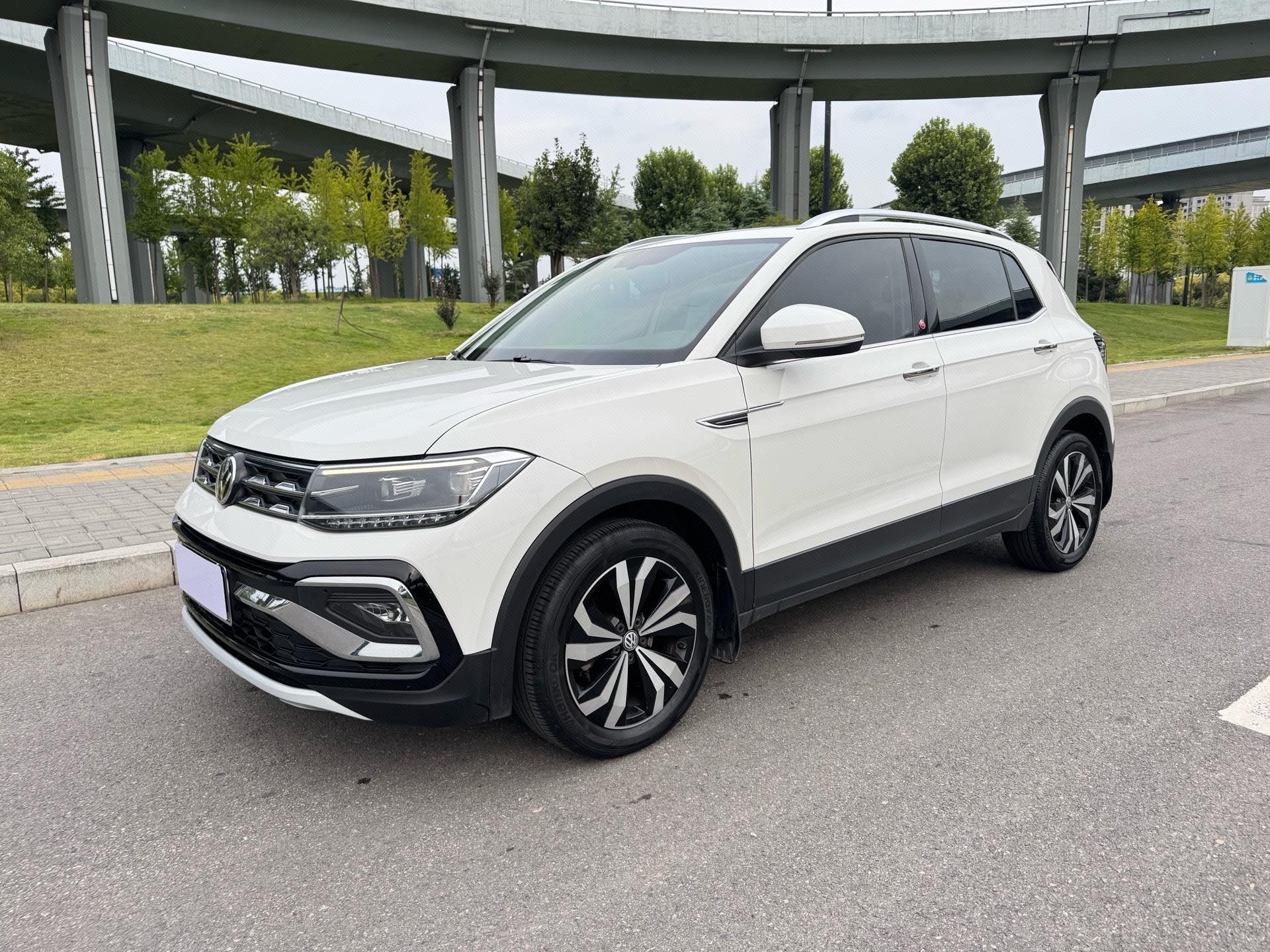 Volkswagen T-Cross 2021 Volkswagen T-Cross 2021 car image