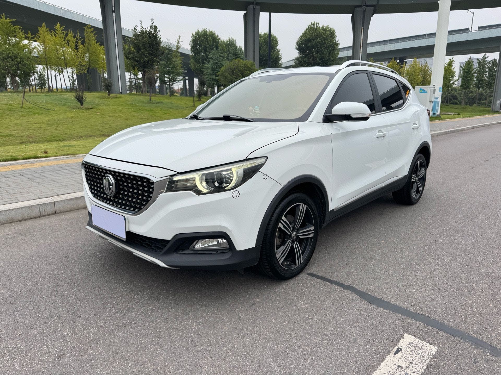 MG ZS 2018 MG ZS 2018 car image