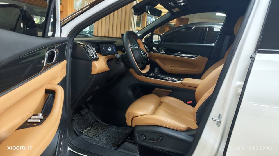 GEELY Boyue L 2025 car image #3