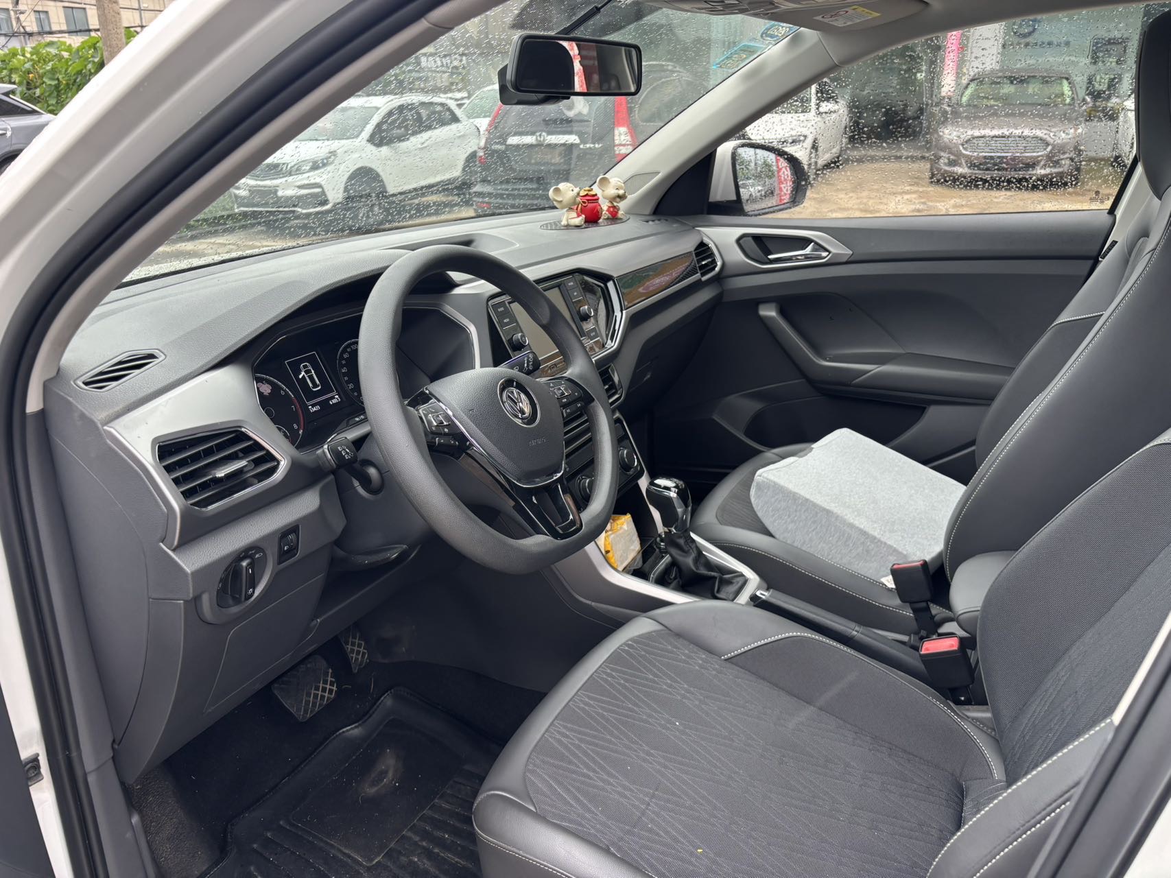 Volkswagen T-Cross 2019 #3 Volkswagen T-Cross 2019 car image #3