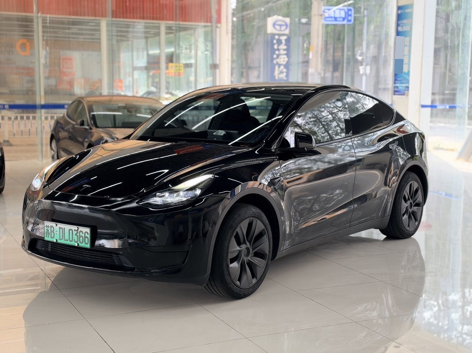 Tesla Model Y 2023 car image 