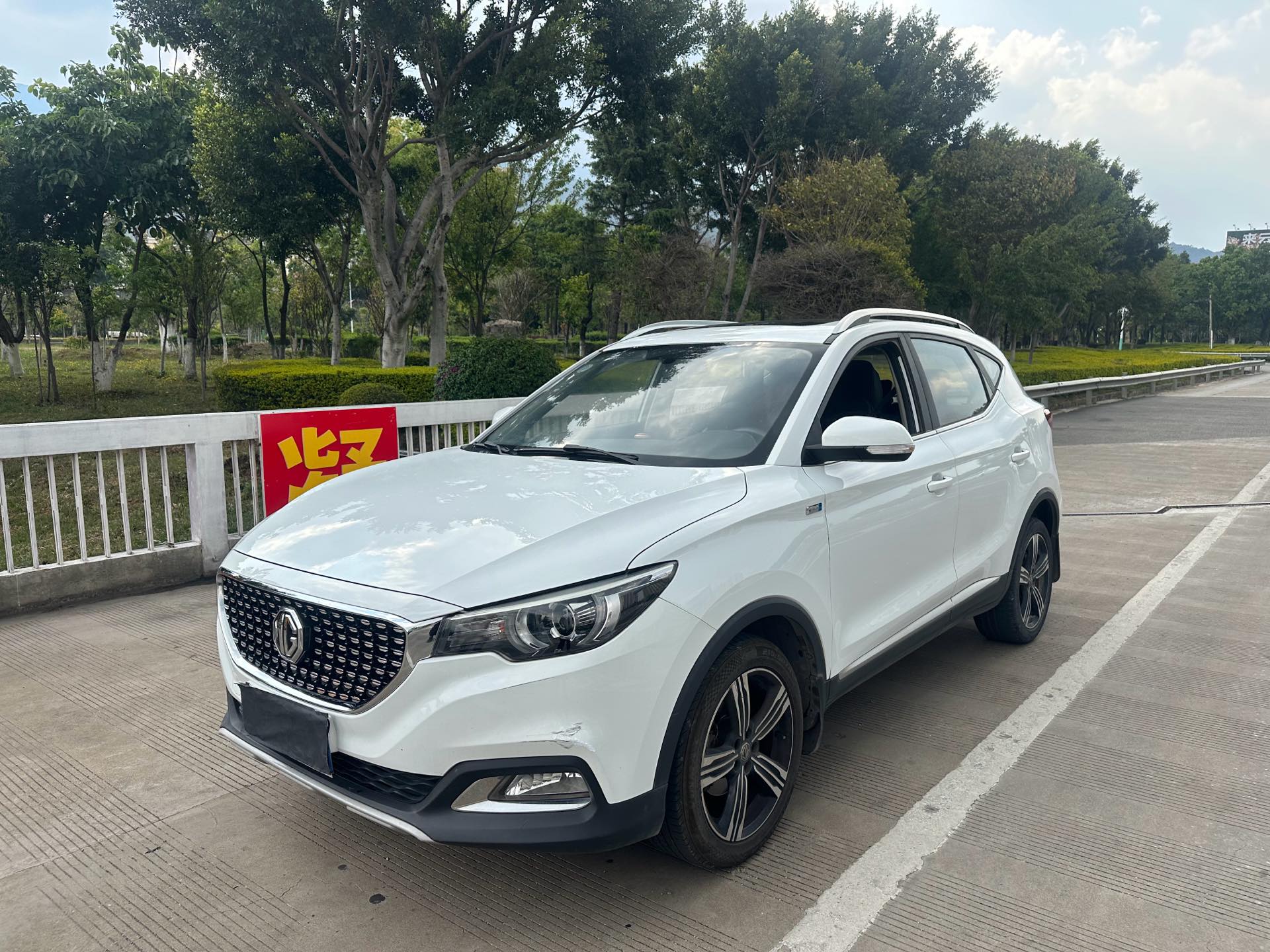 MG ZS 2019 MG ZS 2019 car image