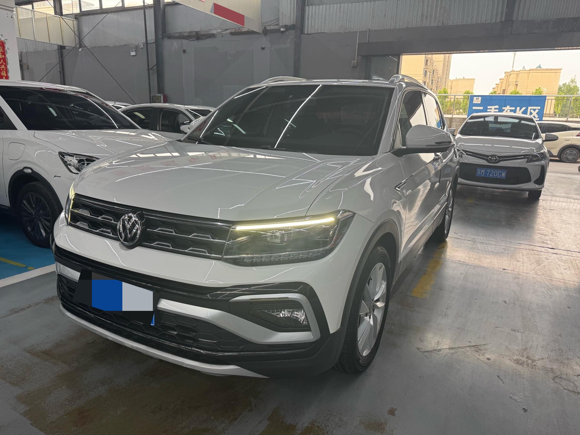 Volkswagen T-Cross 2020 Volkswagen T-Cross 2020 car image