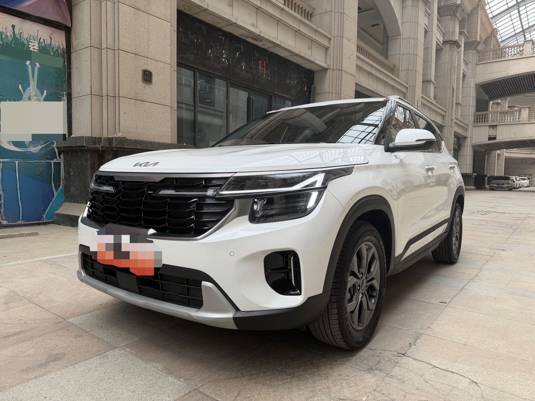 Kia Seltos 2024 car image 
