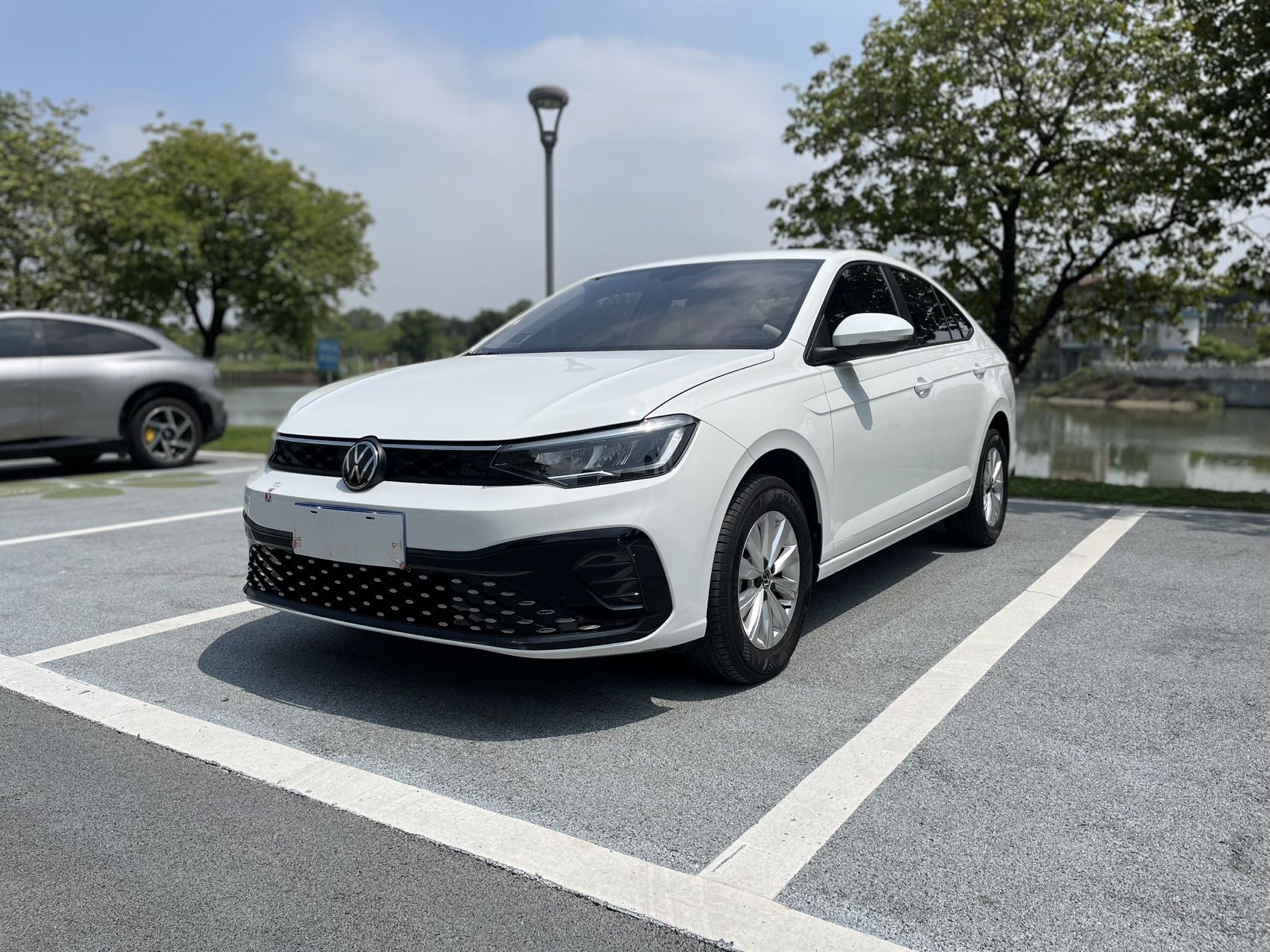 Volkswagen Lavida 2025 car image 