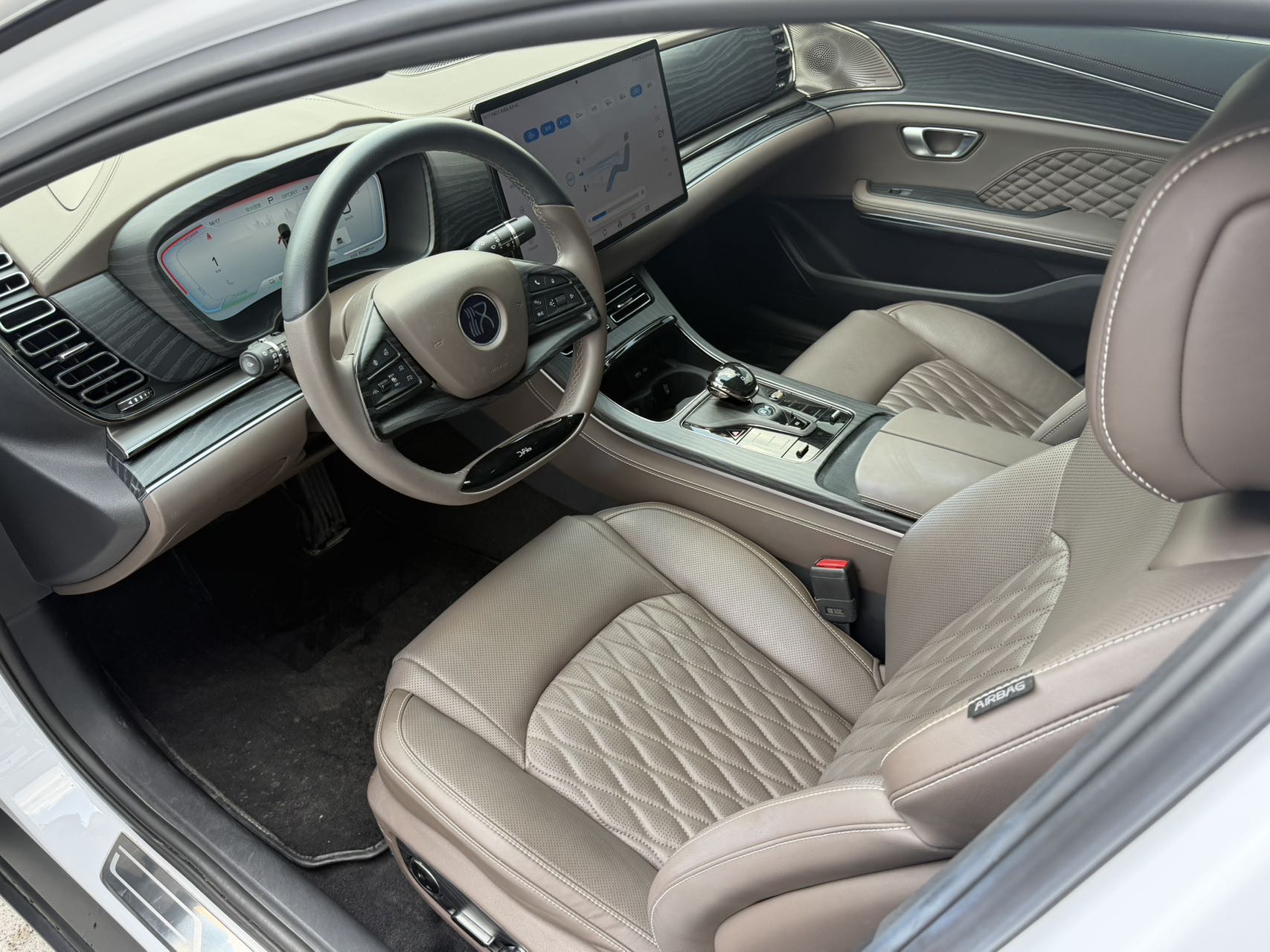 BYD Han 2023 car image #7