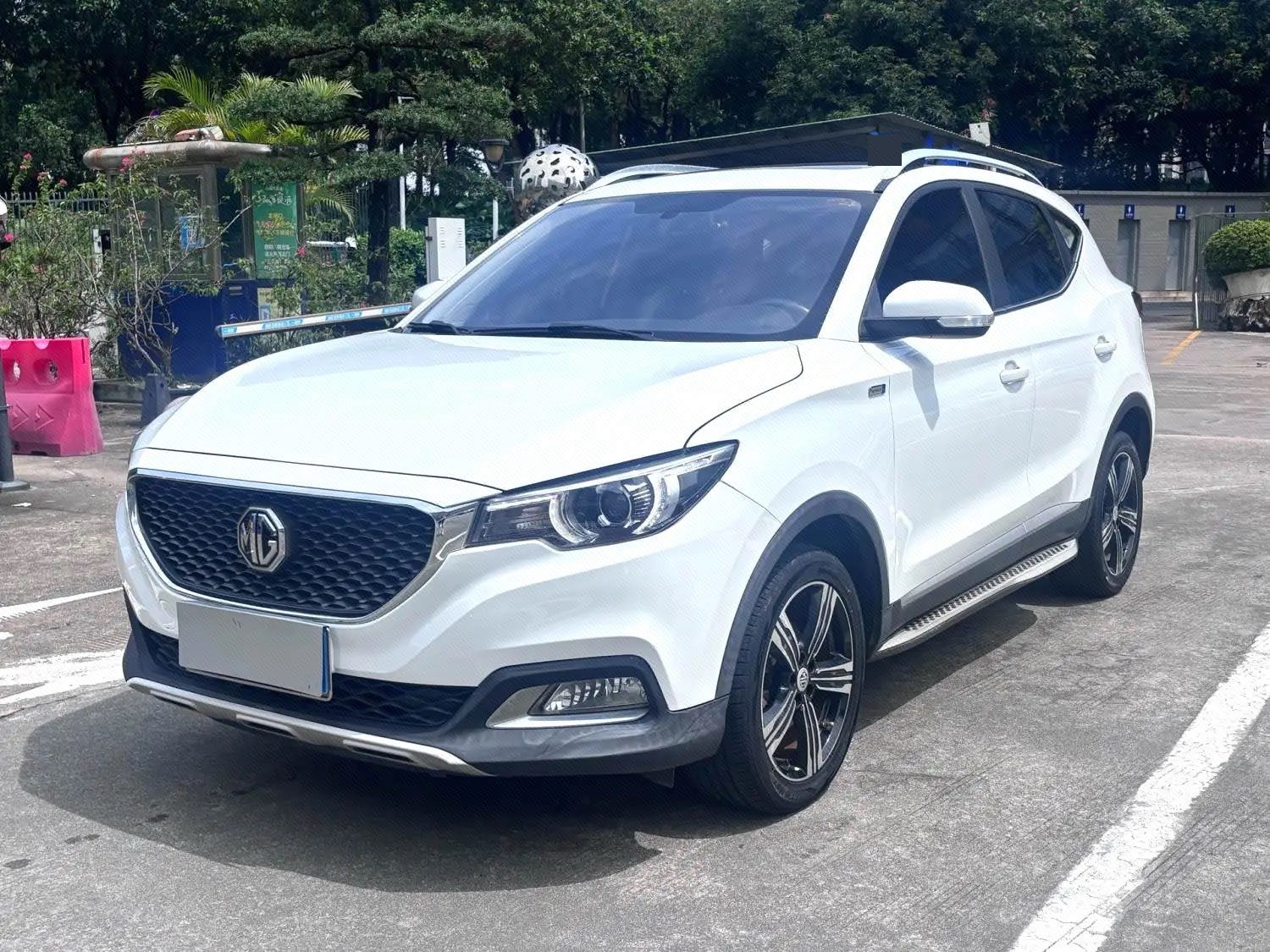 MG ZS 2017 MG ZS 2017 car image