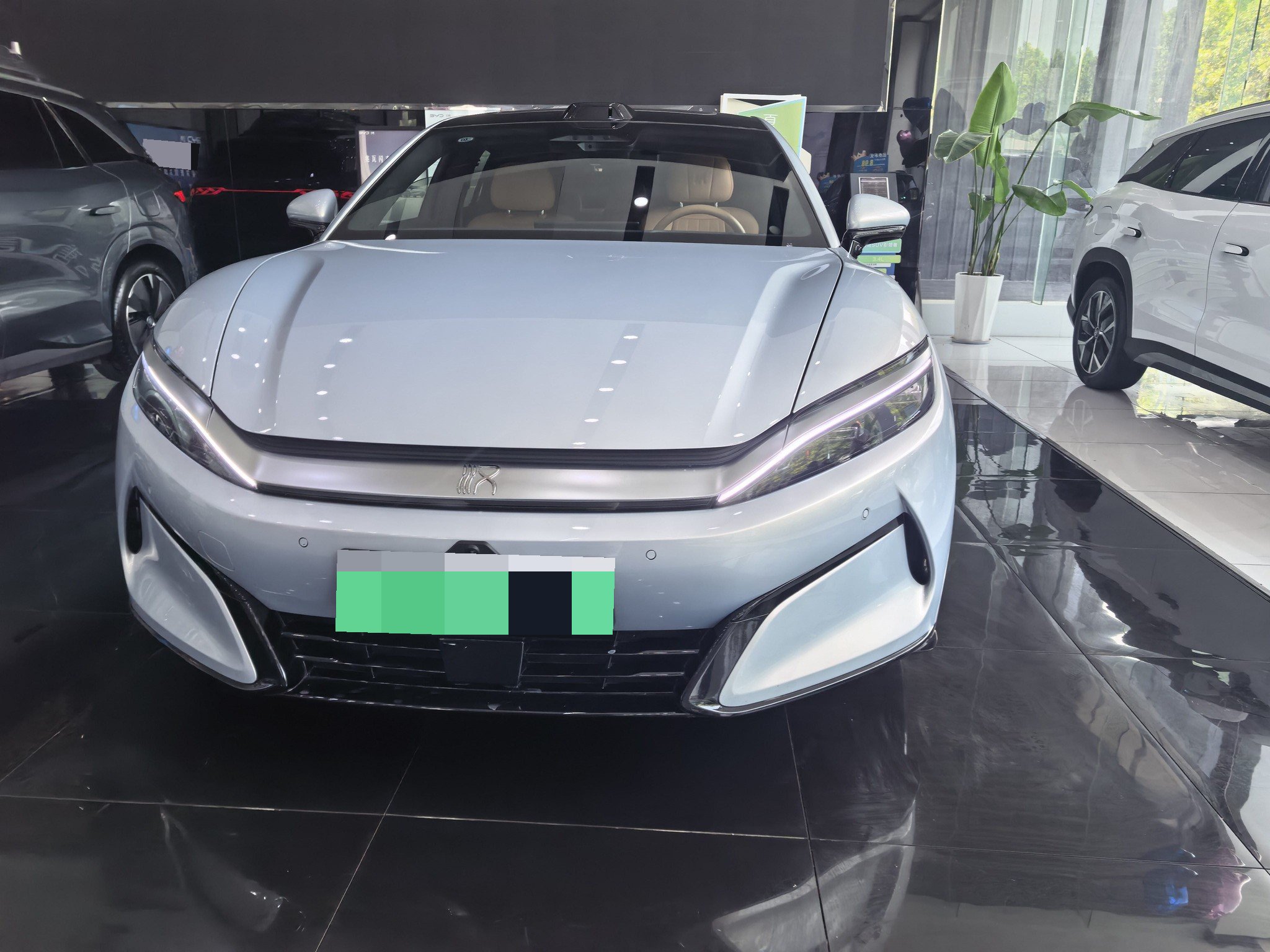 BYD HanL 2025 car image #2