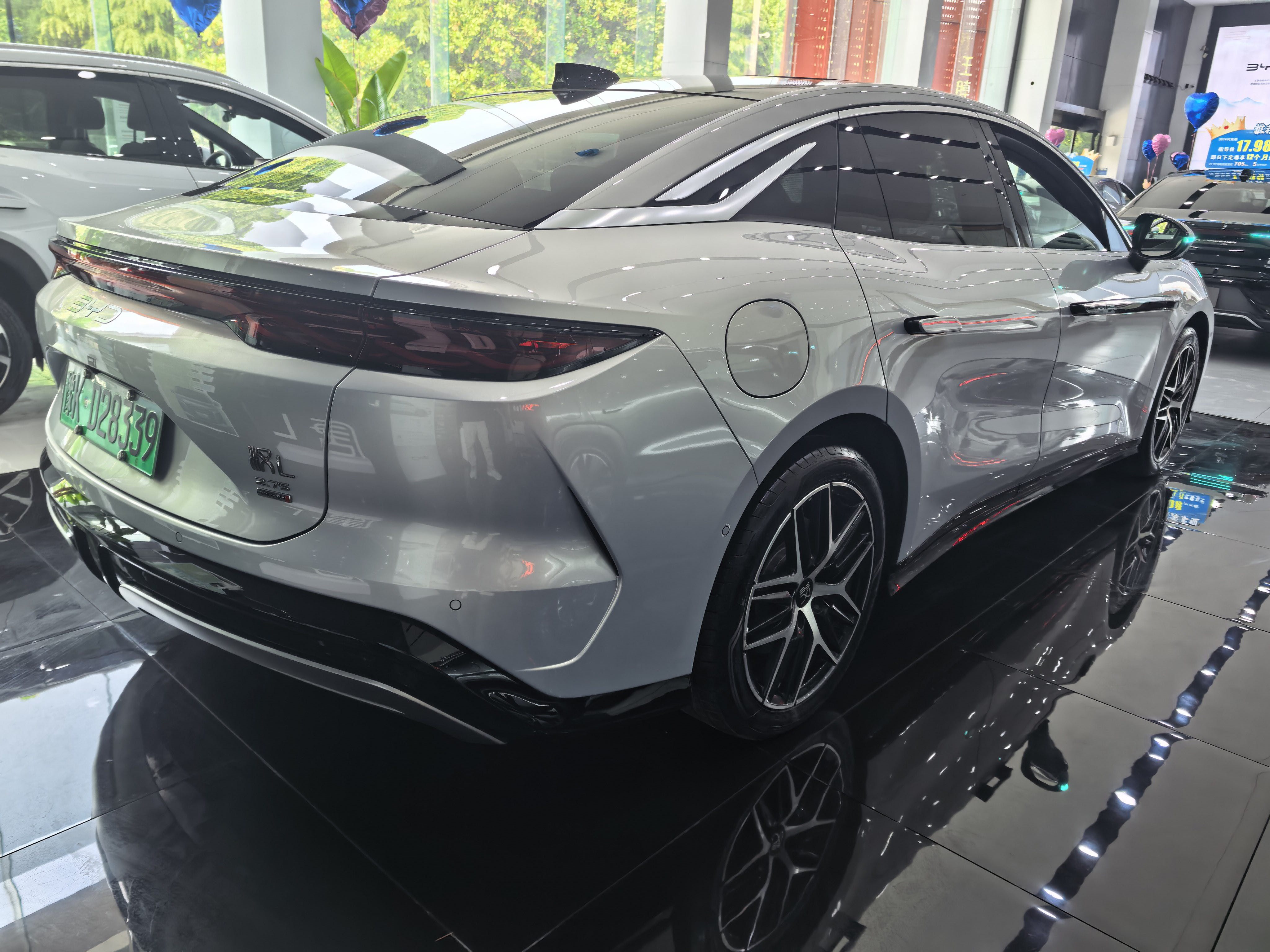 BYD HanL 2025 car image #6