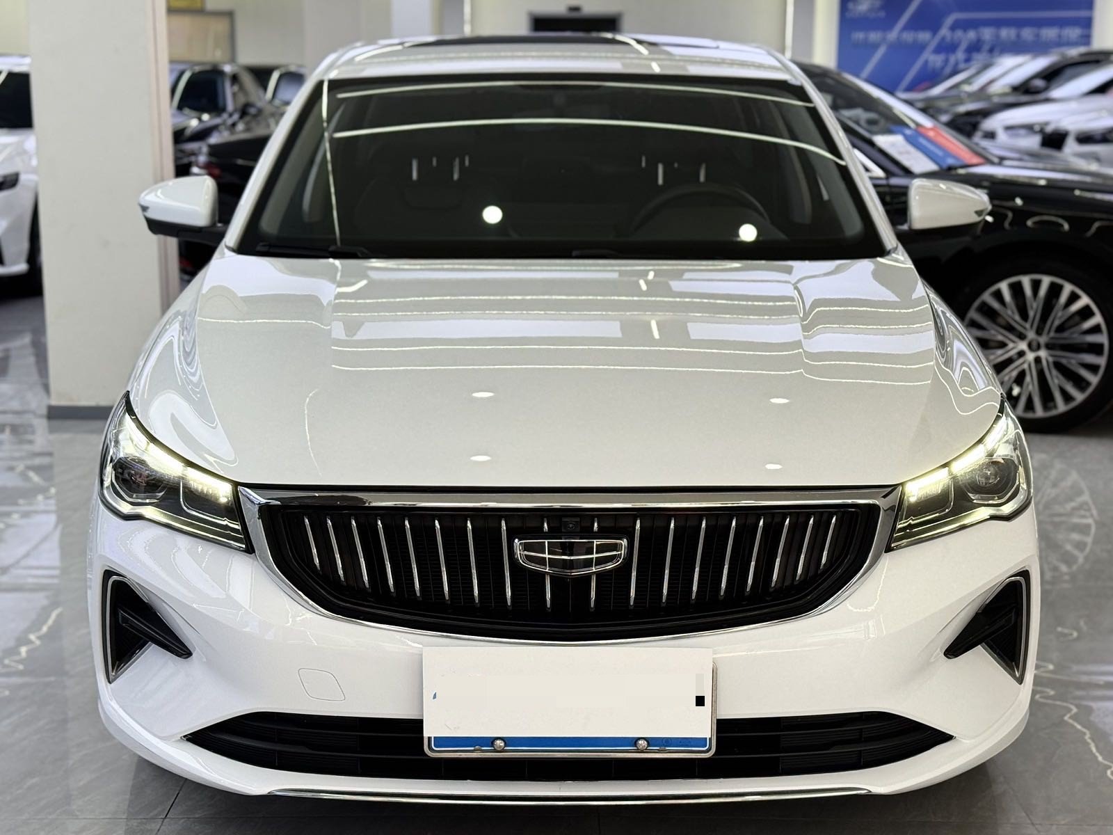 GEELY Emgrand 2024 imagen de coche #2