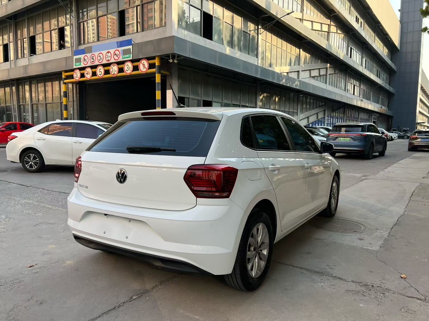 Volkswagen Polo 2024 car image #4