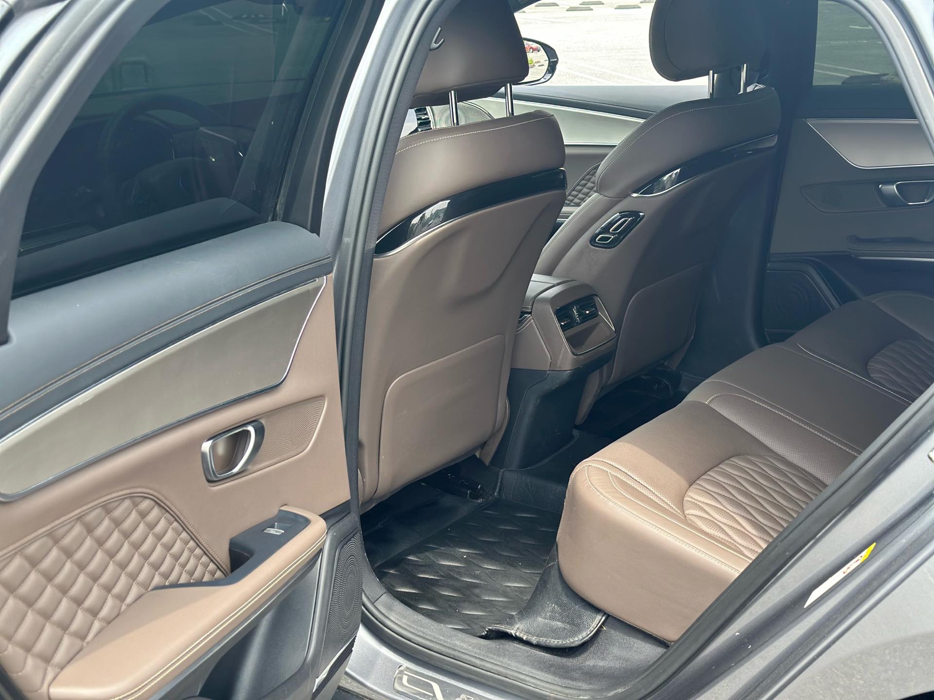 BYD Han 2023 #6 BYD Han 2023 car image #6