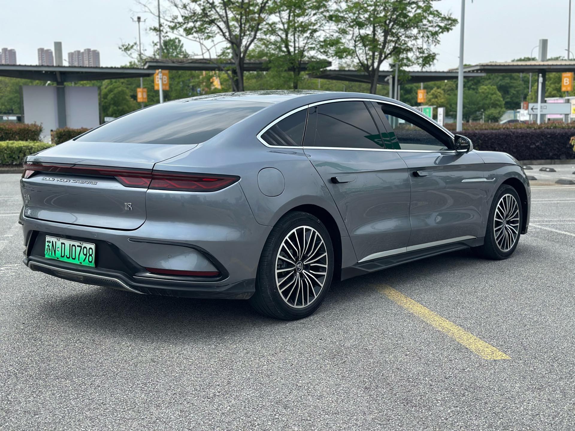 BYD Han 2023 #9 BYD Han 2023 car image #9