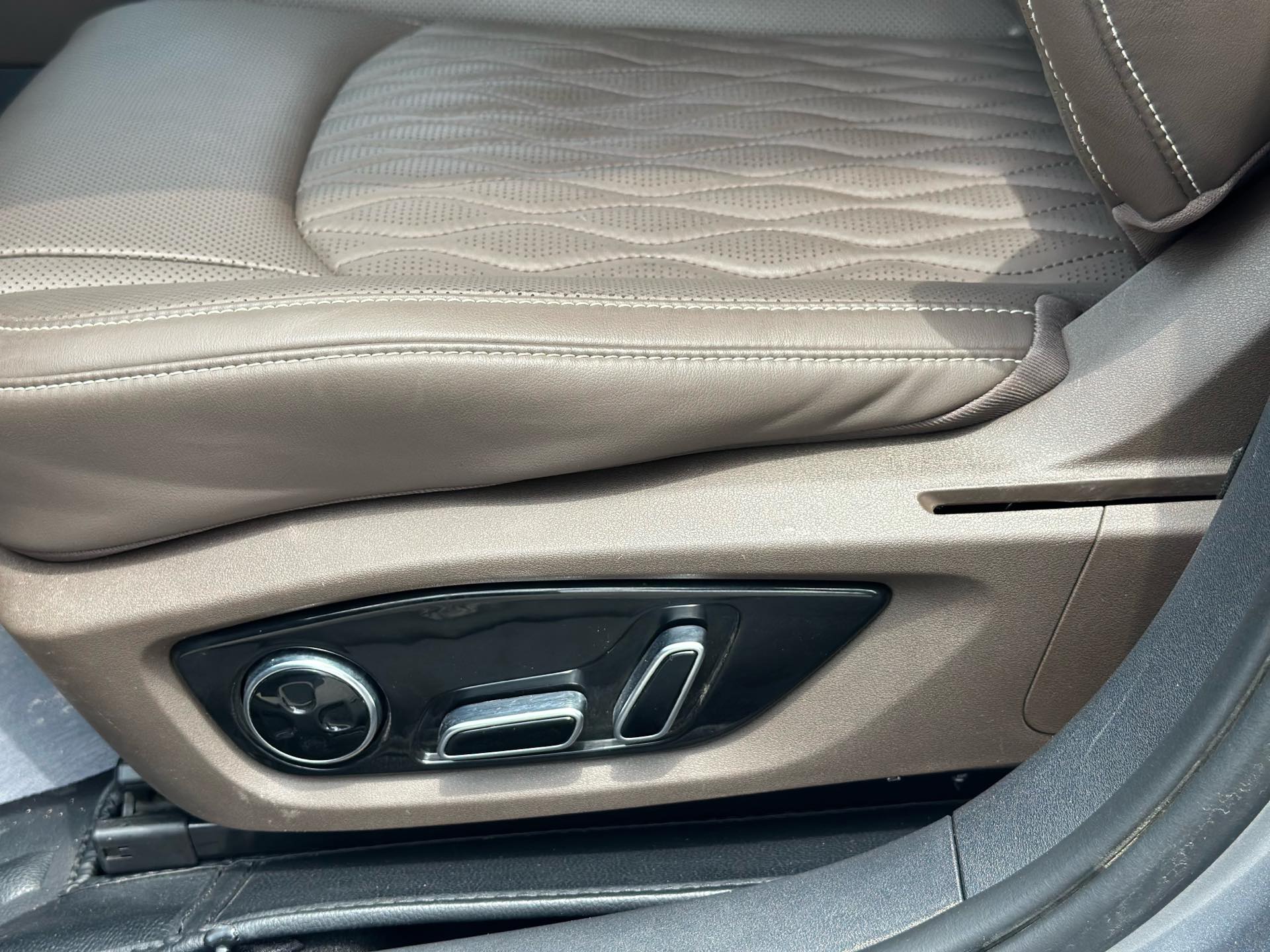 BYD Han 2023 #13 BYD Han 2023 car image #13