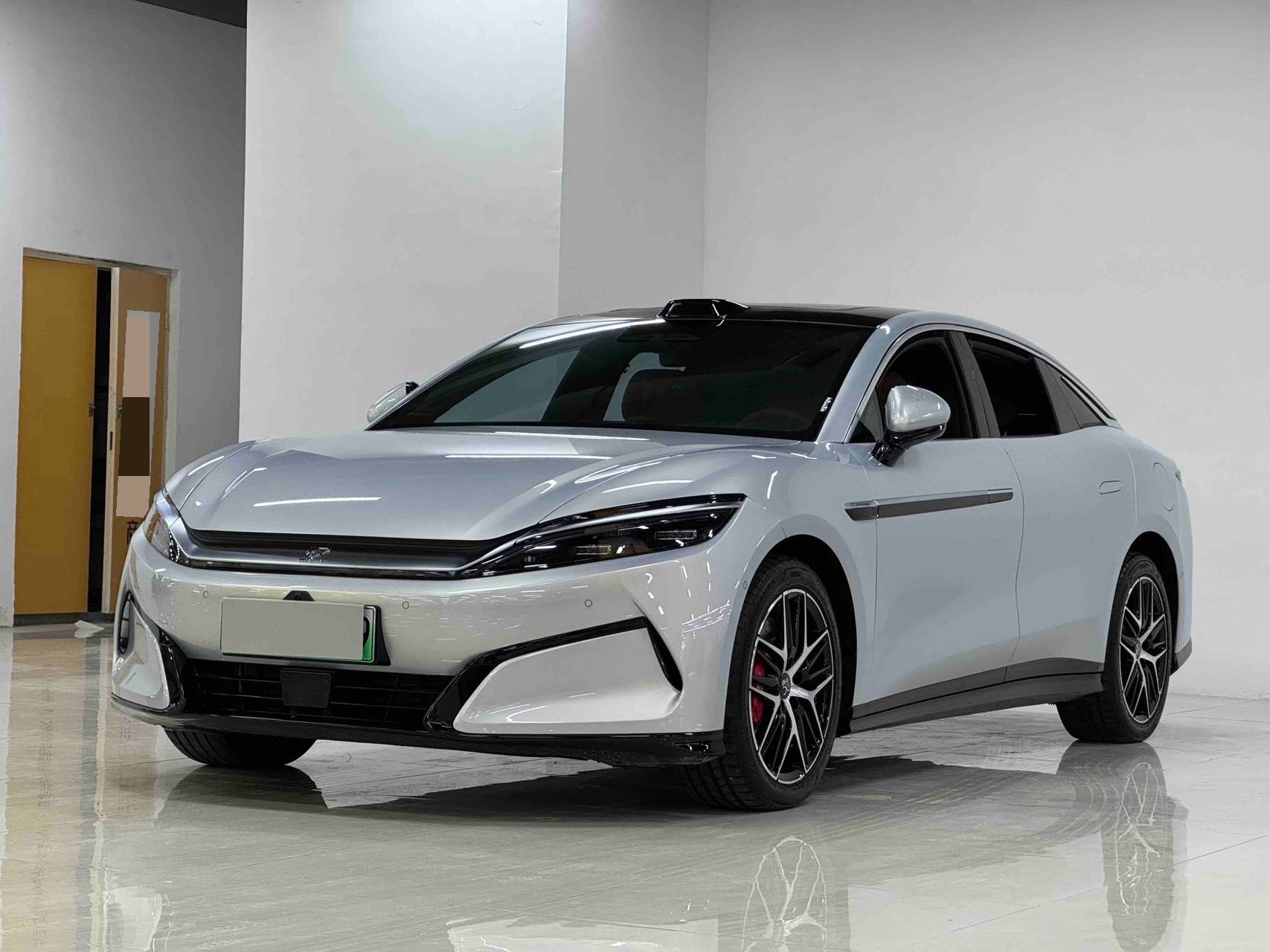 BYD HanL 2025 car image 