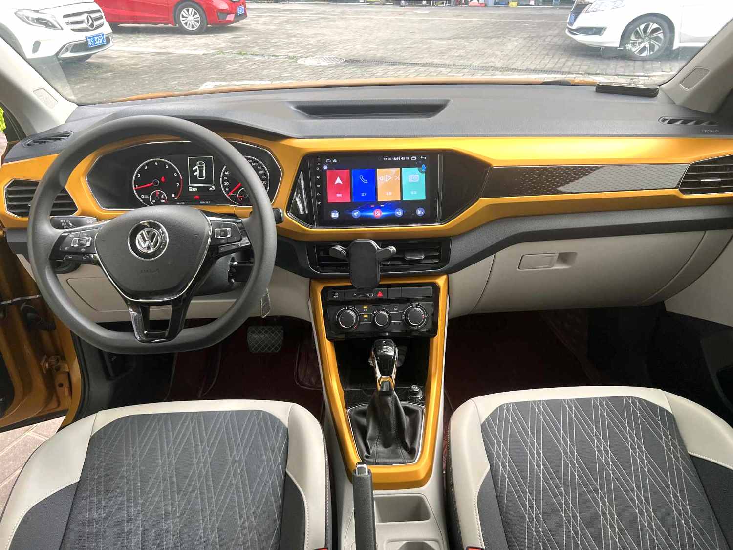 Volkswagen T-Cross 2020 #5 Volkswagen T-Cross 2020 car image #5