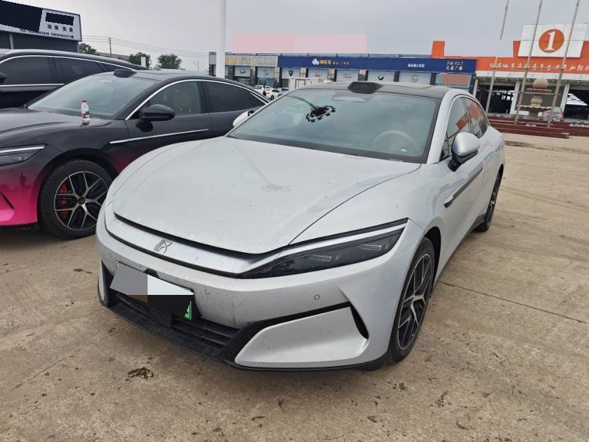 BYD HanL 2025 BYD HanL 2025 صورة سيارة