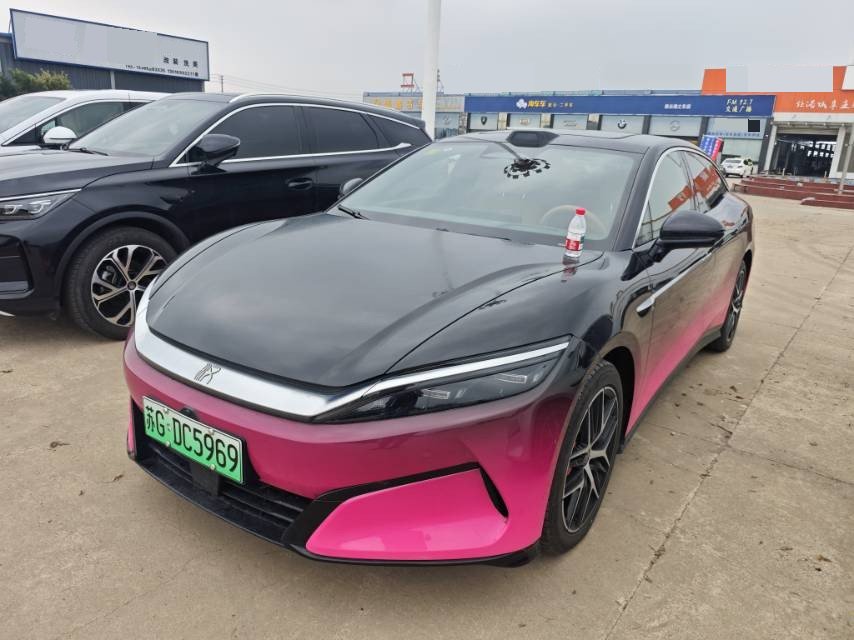 BYD HanL 2025 BYD HanL 2025 صورة سيارة