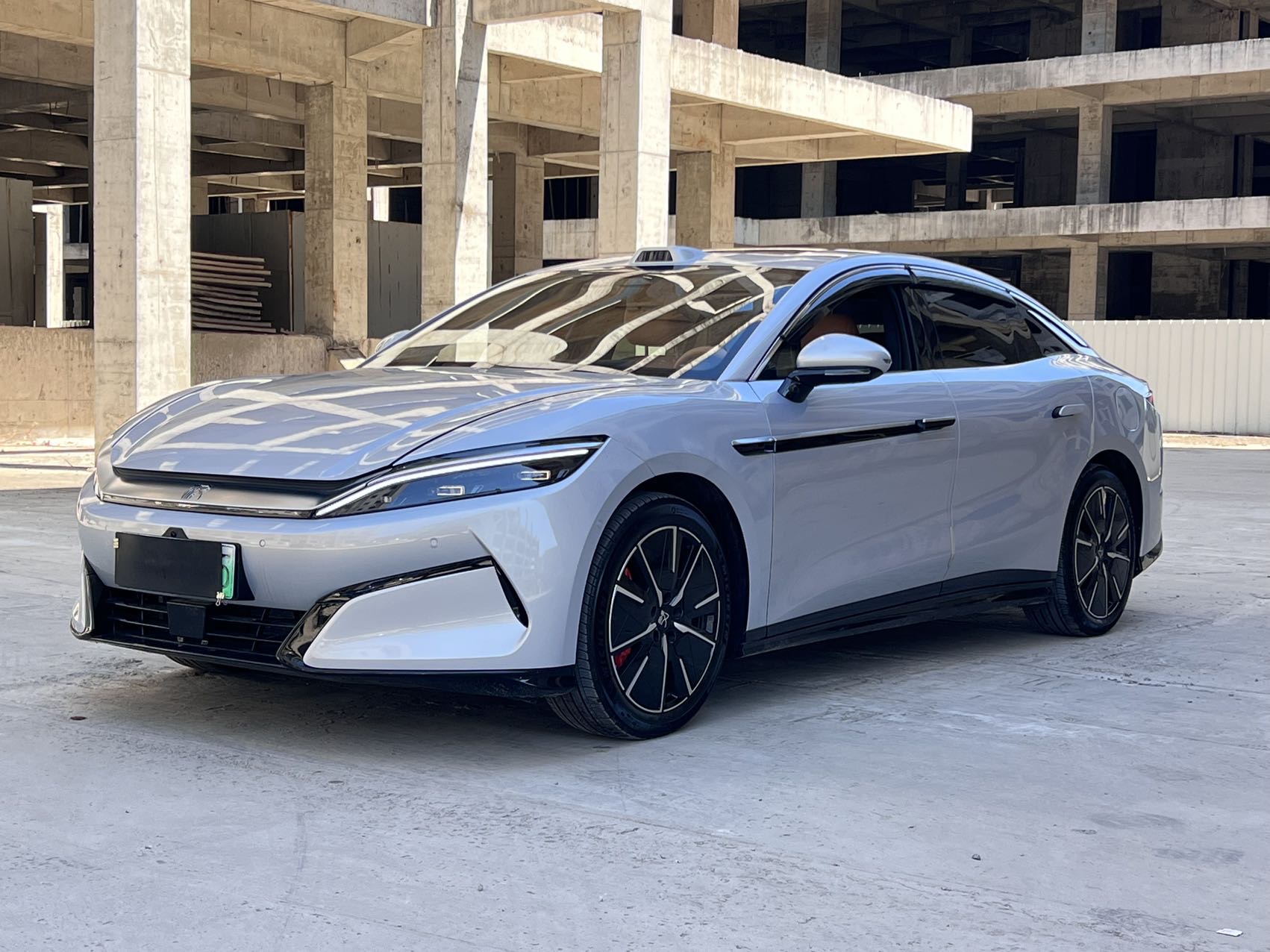 BYD HanL 2025 BYD HanL 2025 صورة سيارة