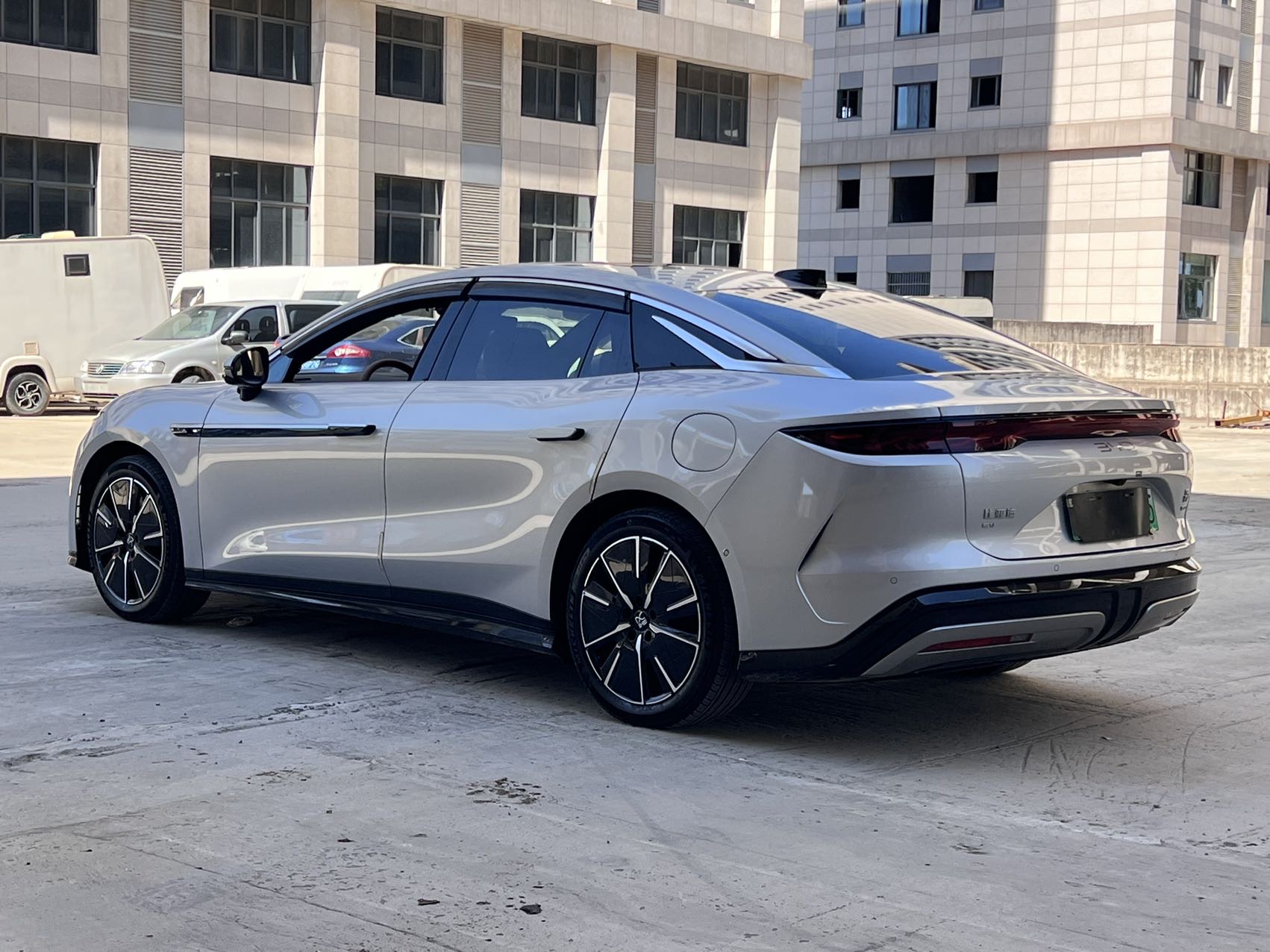 BYD HanL 2025 #9 BYD HanL 2025 صورة سيارة #9