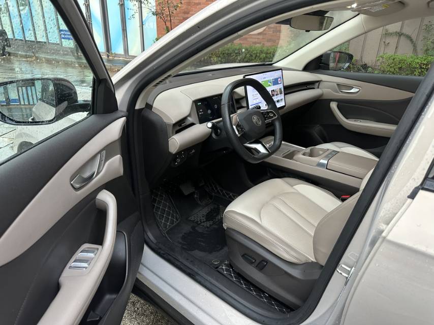 MG ES5 2024 immagine di auto #7