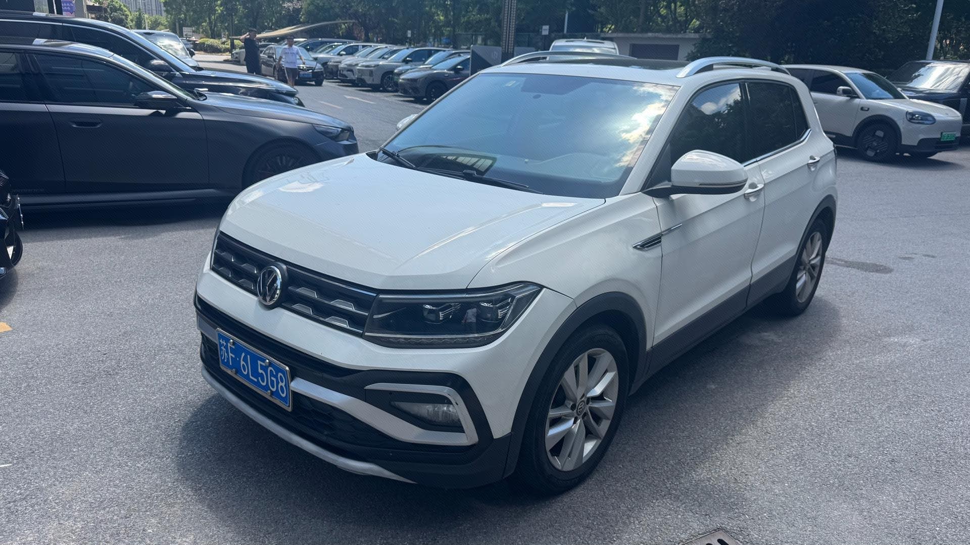 Volkswagen T-Cross 2019 Volkswagen T-Cross 2019 car image