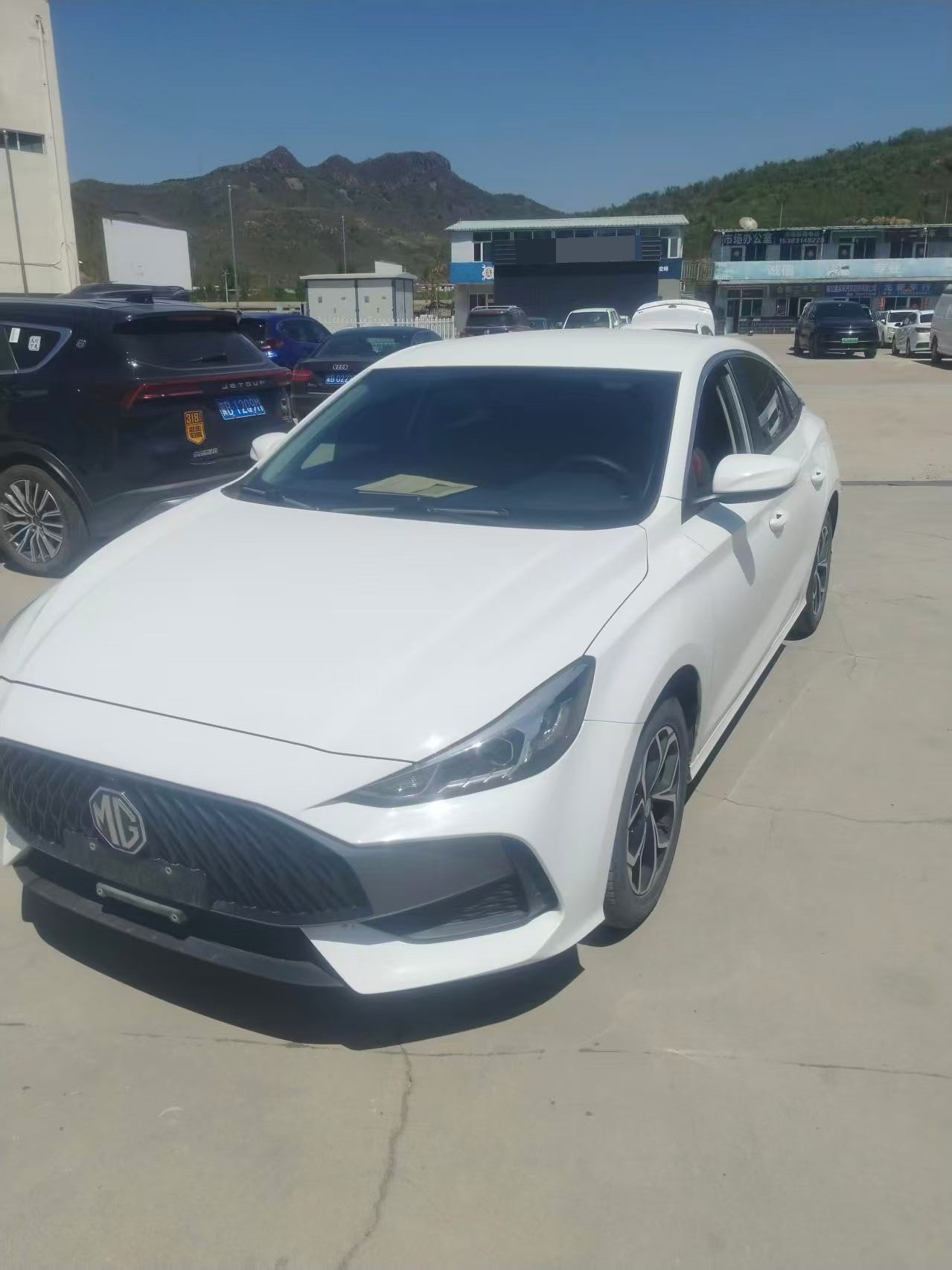MG 5 2023 imagen de coche 