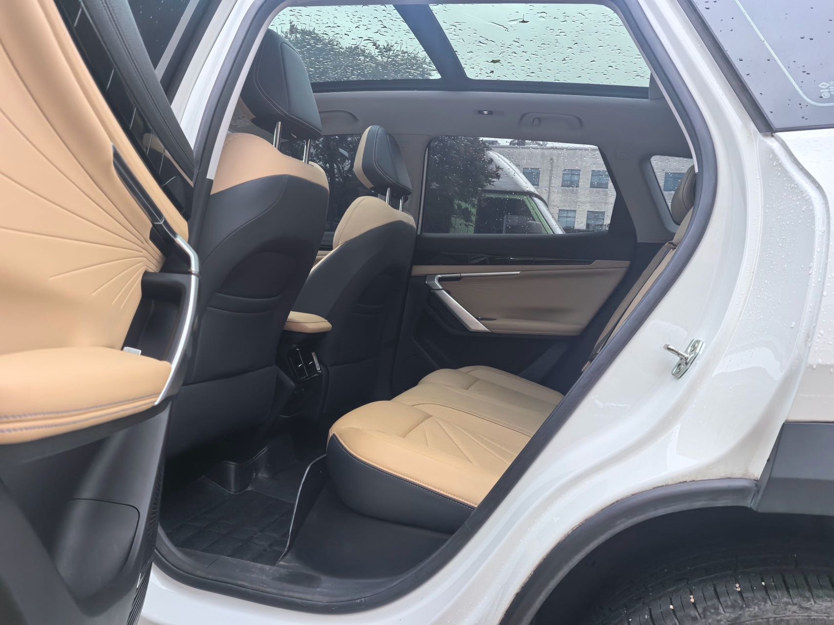 GEELY Boyue L 2023 car image #5